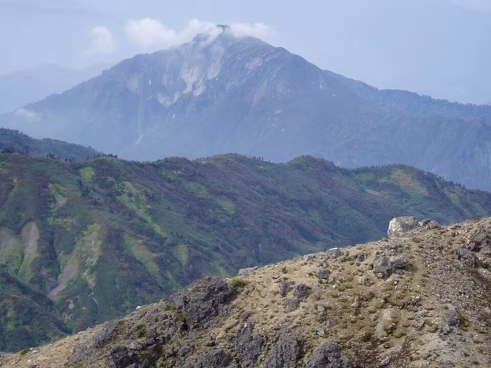 雨飾山
